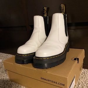 Dr. Martens 2976 Quad Chelsea Boots Platform White